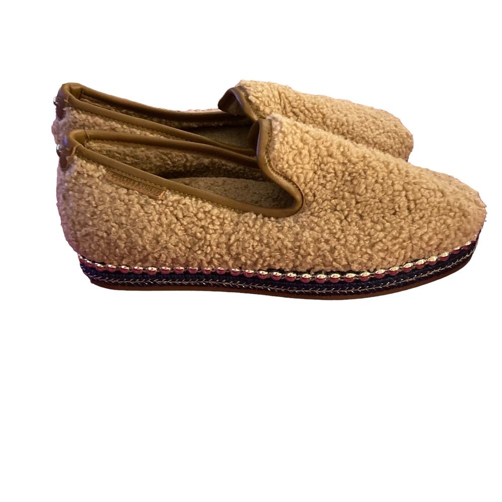 Chelsea & Violet Casual Shoes‎ Tan Sherpa Size 8